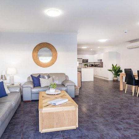 Mollymook Luxury Beachfront Apartment 3 מראה חיצוני תמונה
